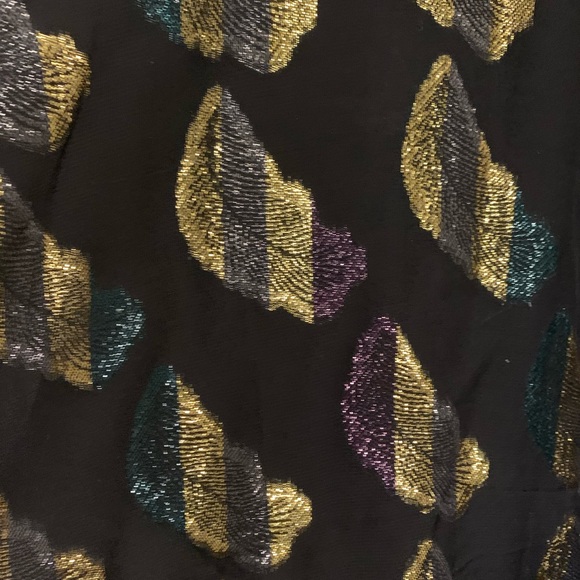 Paris Atelier Flared dress. Black with metallic design  V neck tea length - Picture 3 of 4